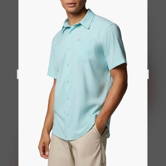 Columbia Other - Columbia Red Eagle Lake Omni-Wick Short Sleeve Button-Up Shirt in Spray Size L